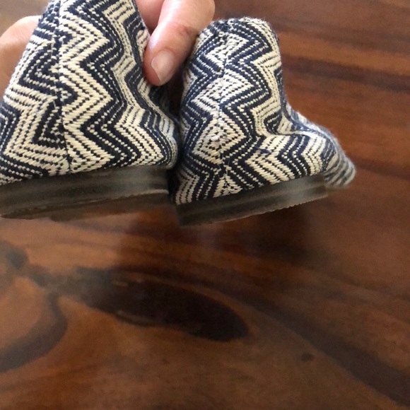 GAP pointy flats Size 7 - Picture 3 of 4